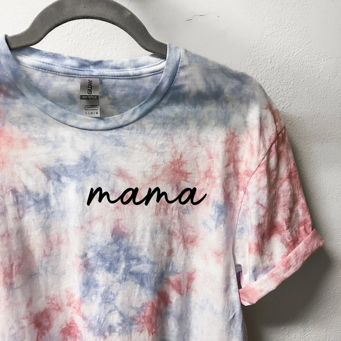 mom mama dad dada gender reveal tie dye sweatshirt tee t-shirt baby reveal pregnancy announcement party outfits pink blue white gender neutral