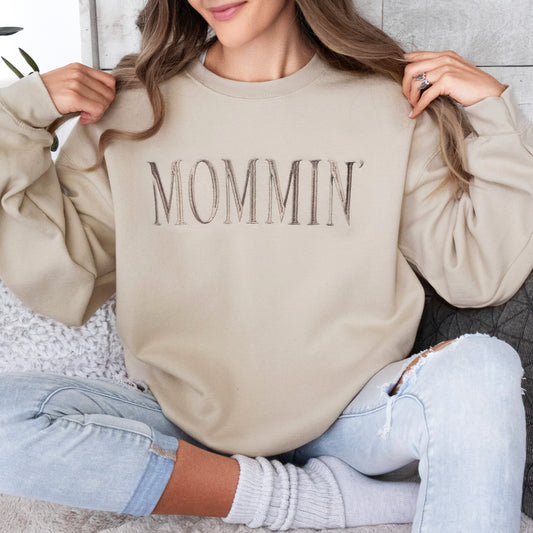 mommin sweatshirt for moms, crewneck for moms, gift for mom, handmade gift, personalized mom gift, mother sweatshirt in beige neutral embroidered