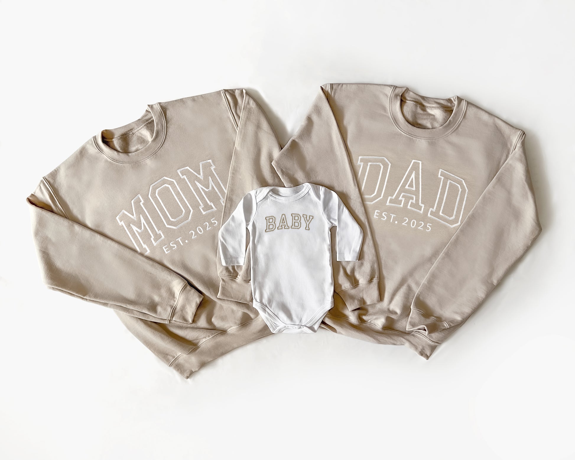 mom dad baby matching mommy and me coming home outfits baby shower gift newborn girl boy neutral onesies bodysuits sweatshirts crewneck pullover hoodie 