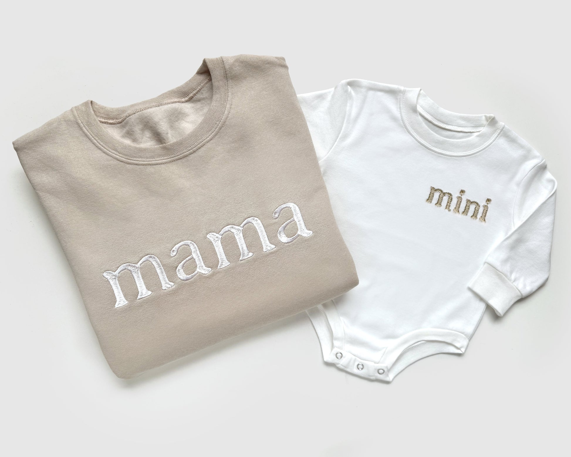 mama dad mini matching baby onesie bodysuit sweatshirts pullovers crewnecks family matching baby shower gift newborn coming home from hospital outfit sister brother sibling neutral matching