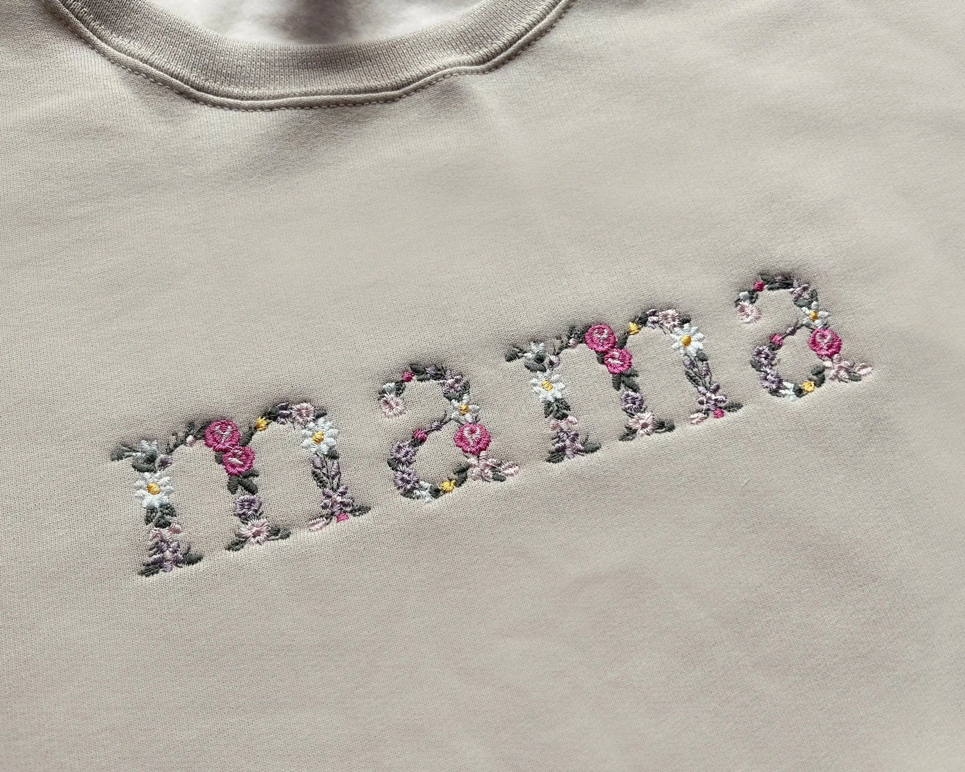 mama and mini floral neutral matching sweatshirts onesies bodysuits toddler sweatshirts mommy and me outfits pullovers crewnecks baby shower gift