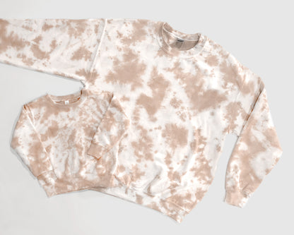mommy and me matching tie dye sweatshirts onesies bodysuits custom personalized neutral baby shower gift mom birthday dad birthday new parent newborn coming home from hospital gift
